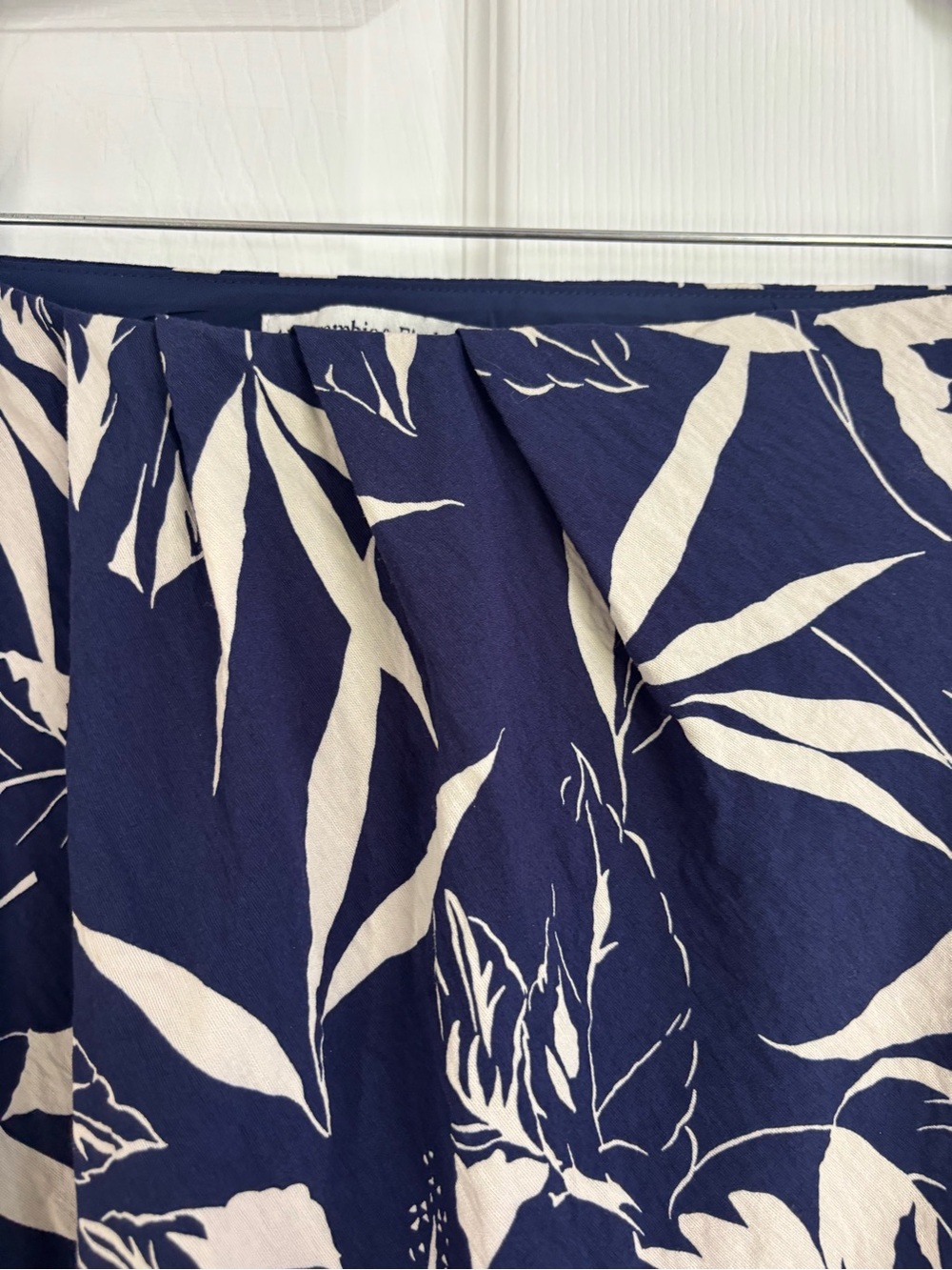 Abercrombie & Fitch Navy Floral Skirt - Picture 11 of 16